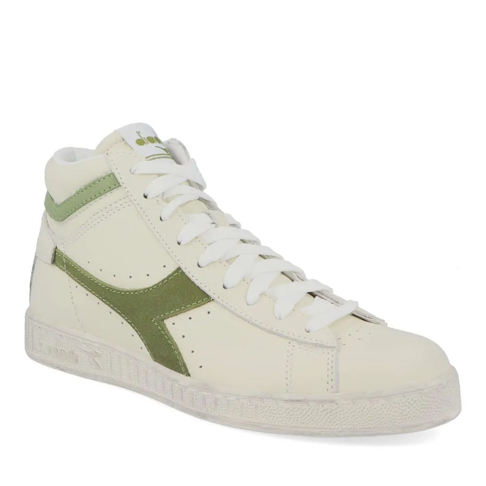 Diadora