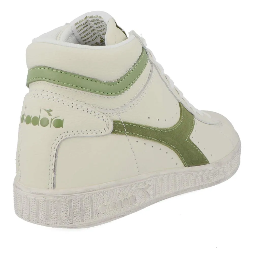 Diadora